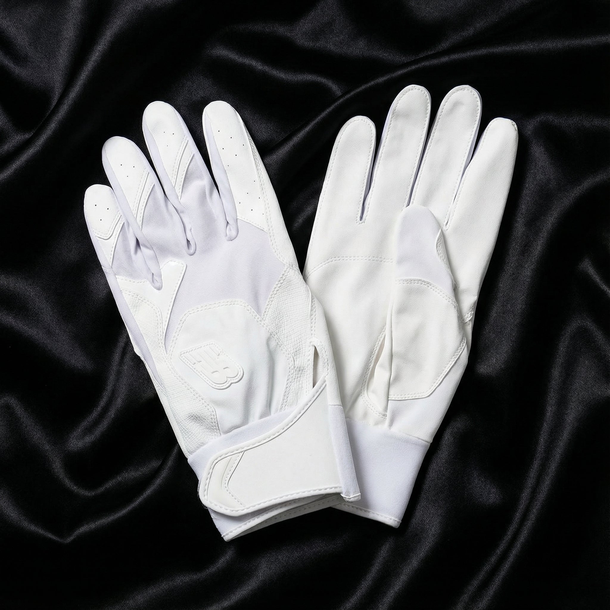 New Balance Washable Batting Gloves LAG45604 – Ohtani-Inspired High-Grip Model (Adult / Both Hands)